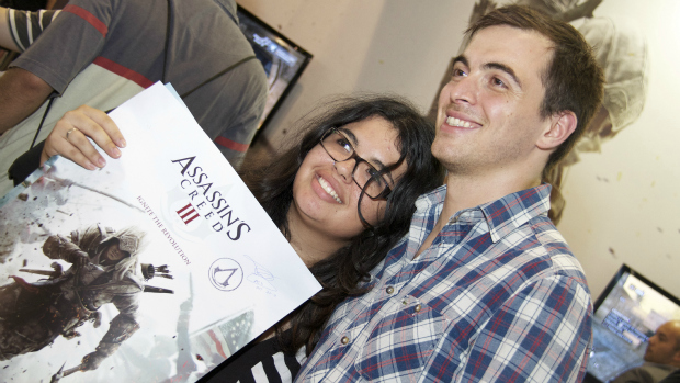 Philippe Ducharme, produtor de Assassins Creed III, encontra fãs durante feira de games Brasil Game Show, em São Paulo