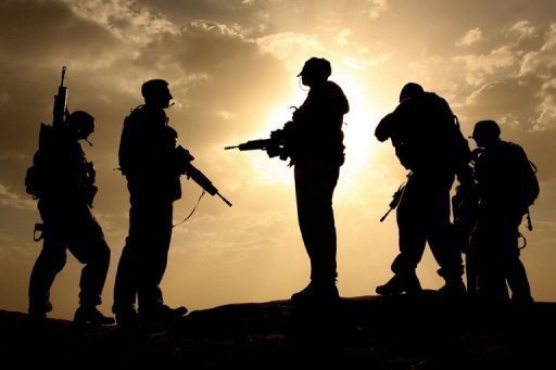 Soldados da Isaf patrulham área no sul do Afeganistão