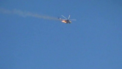 Vídeo divulgado no YouTube mosta helicóptero em chamas em Damasco