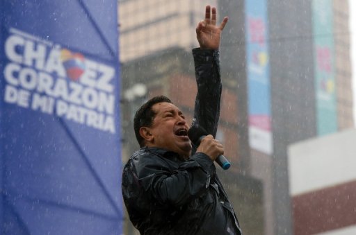 Hugo Chávez discursa em Caracas no dia 4 de outubro