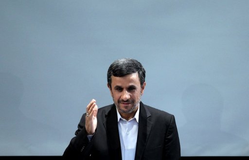 Mahmud Ahmadinejad em coletiva de imprensa em Teerã