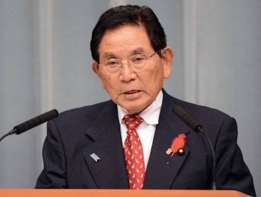 O ministro Keishu Tanaka