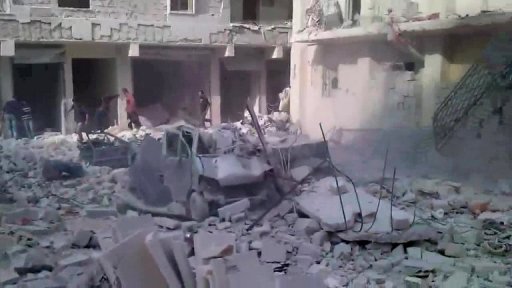 Imagem de prédios destruídos após bombardeios em Alepo