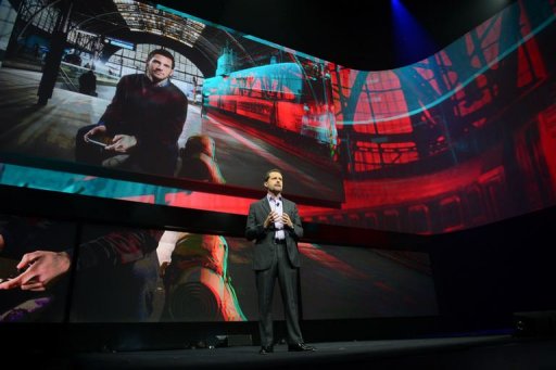 Andrew House, presidente da Sony, apresenta o Playstation 4 durante conferência em Nova York