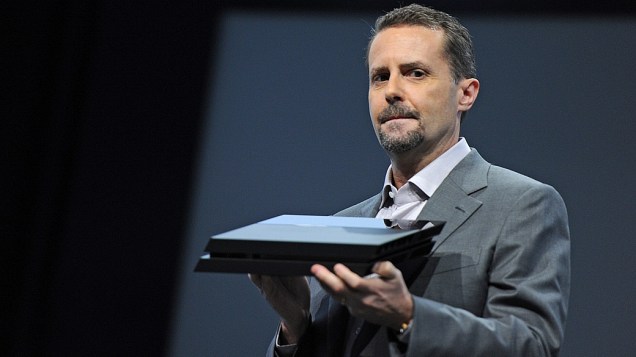 Andrew House, presidente e CEO da Sony,apresenta o Playstation 4 Andrew House, presidente e CEO da Sony,apresenta o Playstation 4