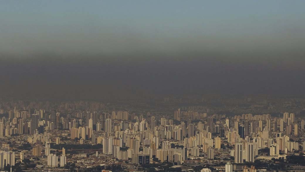 Rio de Janeiro ficou na frente, com um nível de poluição duas vezes acima do limite recomendado pela OMS. São Paulo (foto) está com nível de poluição uma vez superior que o limite