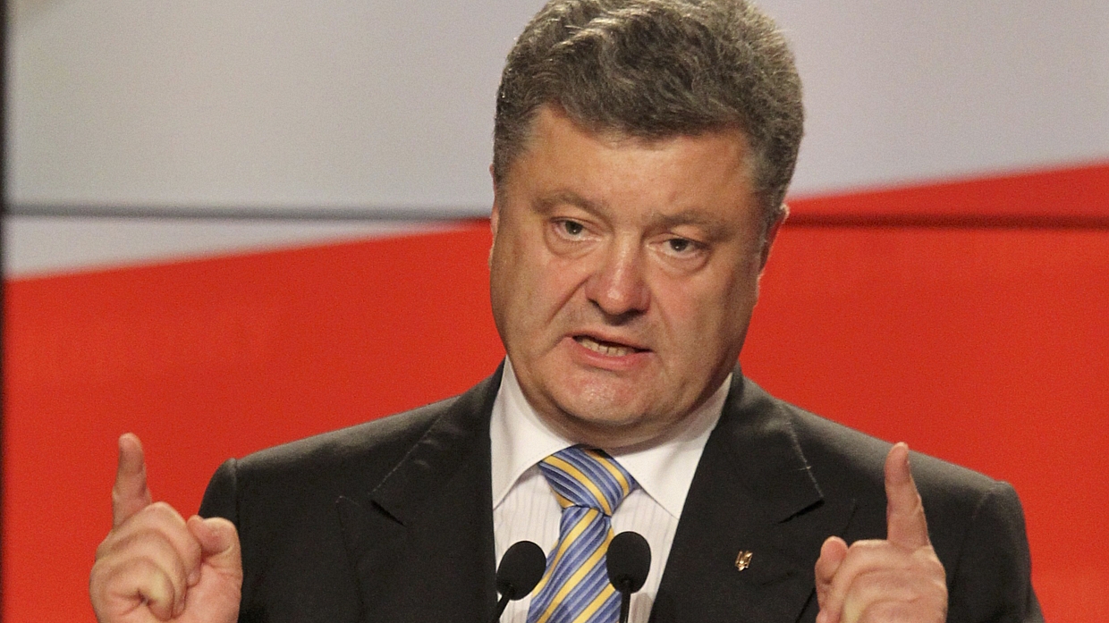 Petro Poroshenko, empresário-que defende a aproximação com o Ocidente, discursa em Kiev como vencedor das eleições presidenciais mesmo antes do resultado oficial ser divulgado