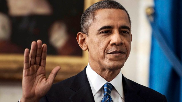 O Presidente Barack Obama durante juramento de posse realizado no Salão Azul da Casa Branca