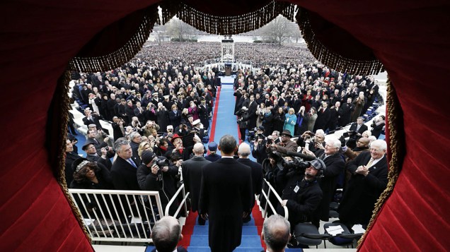 Presidente Barack Obama chega para sua cerimônia de posse no Capitólio, em Washington