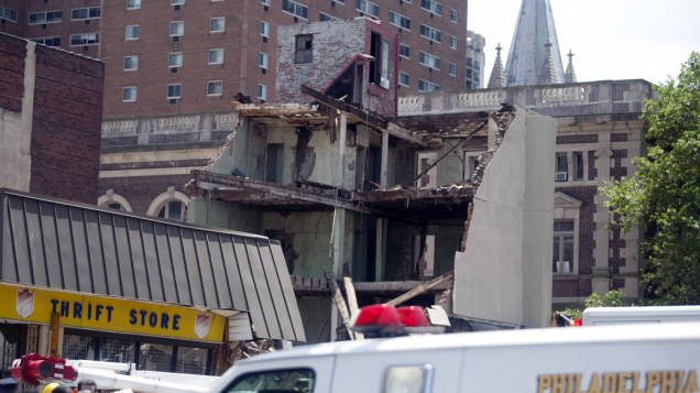 Prédio comercial de quatro andares desabou na Filadélfia, no estado americano da Pensilvânia