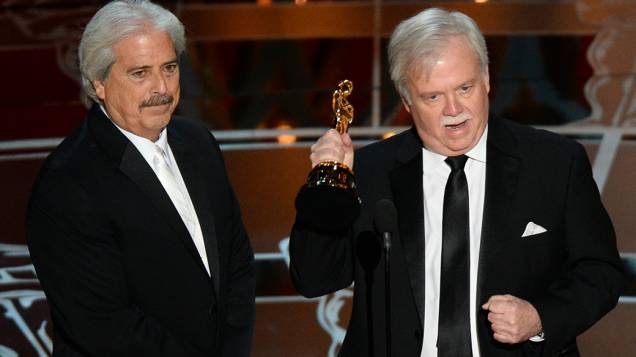 Alan Robert Murray e Bub Asman ganhadores do Oscar de melhor edição de som por Sniper americano
