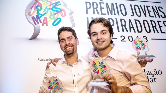 Bruno Santos e Samuel Gondim, vencedores do Prêmio Jovens Inspiradores 2013