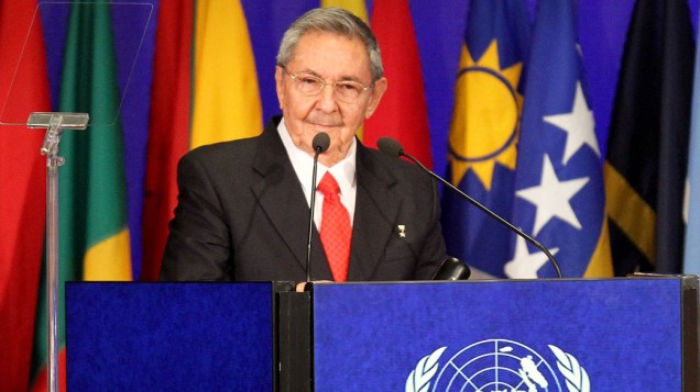 Presidente cubano Raul Castro discursa durante plenária da Rio+20