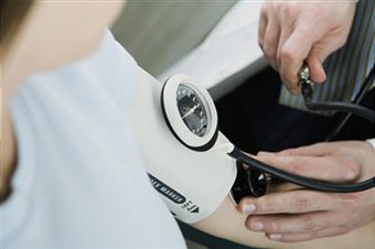 Pressão arterial: variações aumentam os riscos de acidente vascular cerebral