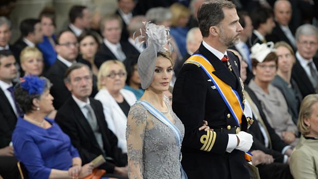 O príncipe Felipe e a princesa Letizia participam da cerimônia de entronização de Willem-Alexander, em 30 de abril de 2013, em Amsterdã, na Holanda