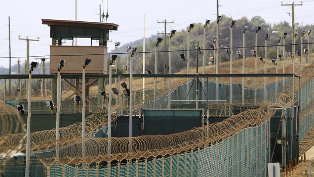 Lado externo da prisão americana na Baía de Guantánamo, em Cuba