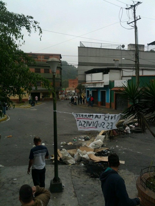 #NoHayPaso em Pueblo de San Antonio de Los Altos, periferia de Caracas