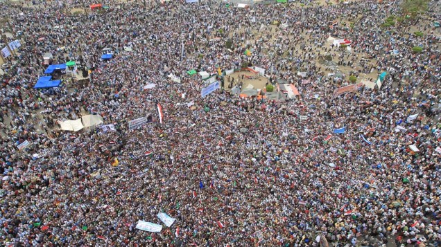 Vista geral do protesto dos islamitas com o slogan "proteja a revolução" que ocorreu na praça Tahir no Cairo, Egito