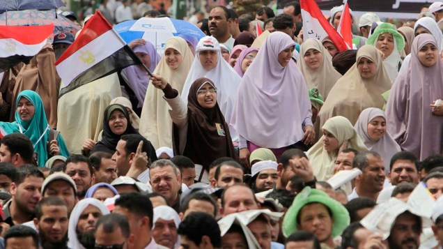 Mulheres muçulmanas também participaram do protesto na praça Tahrir