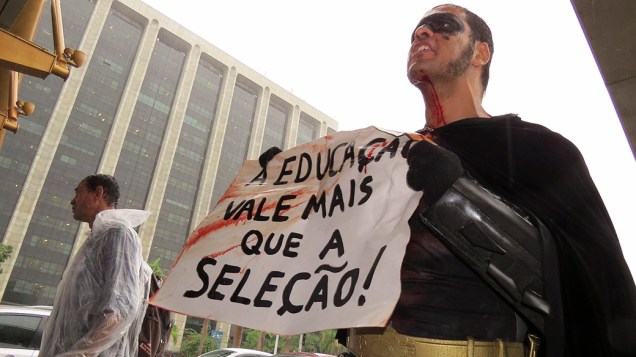 Eron Morais de Melo, de 33 anos, foi atingido durante manifestação de professores no Centro do Rio
