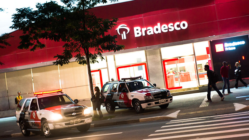 Bradesco espera que sua carteira de crédito expandida, que inclui avais e fianças, cresça de 1% a 5% em 2016