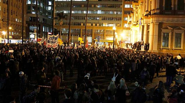 Porto Alegre - Protesto contra o aumento das passagens do transporte público na capital gaúcha