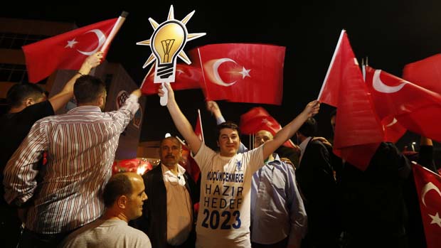 Partidários do primeiro-ministro turco Recep Tayyip Erdogan em Istambul, na Turquia