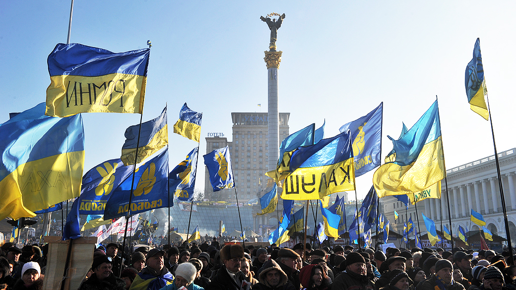 Manifestantes voltam as ruas nesse domingo (29) em um novo protesto na Praça da Independência, em Kiev, na Ucrânia