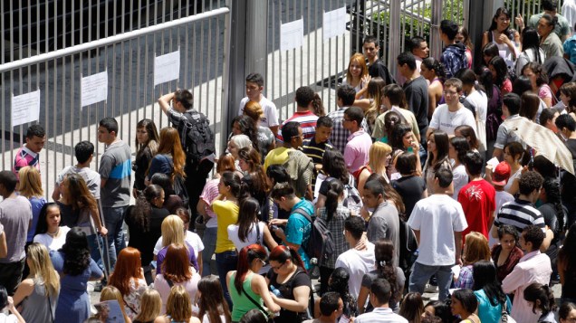 Estudantes chegam para o primeiro dia de prova do ENEM, em São Paulo
