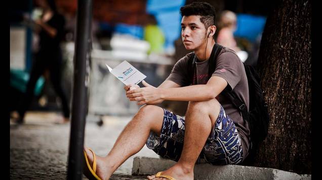 Estudante antes do início da prova do Exame Nacional do Ensino Médio (ENEM) na UERJ, no Rio de Janeiro
