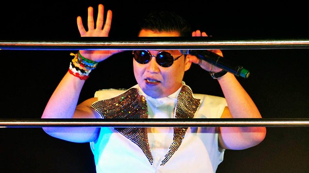Psy interage com o público em Salvador: "Ouvi dizer que sou famoso por aqui"