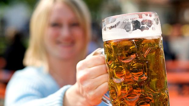Bebida alcoólica: entre as mulheres houve aumento de 36% entre aquelas que bebem de maneira nociva