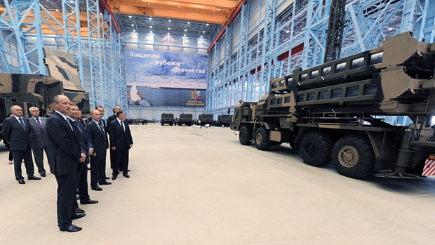 Putin visita fábrica de equipamentos militares nesta sexta-feira
