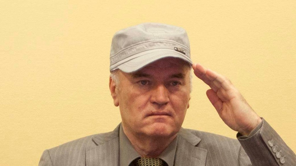 Ratko Mladic durante audiência em Haia, Holanda