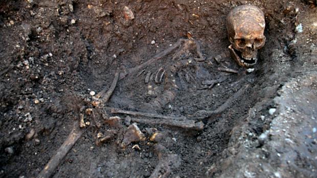 Restos mortais de monarca serão sepultados na catedral de Leicester