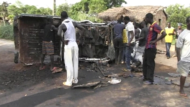 Caminhão da coalizão rebelde Seleka é queimado em Begoua