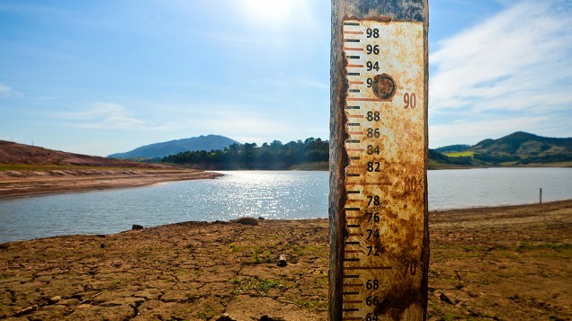 <p>Vista da represa Jaguari, que faz parte do Sistema Cantareira, em Bragança Paulista, no interior de São Paulo, que está 8 metros abaixo do seu nível de vazão devido à falta de chuvas</p>