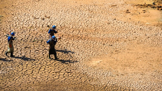 <p>Vista da represa Jaguari, que faz parte do Sistema Cantareira, em Bragança Paulista, no interior de São Paulo, que está 8 metros abaixo do seu nível de vazão devido à falta de chuvas</p> <p>Vista da represa Jaguari, que faz parte do Sistema Cantareira, em Bragança Paulista, no interior de São Paulo, que está 8 metros abaixo do seu nível de vazão devido à falta de chuvas</p>