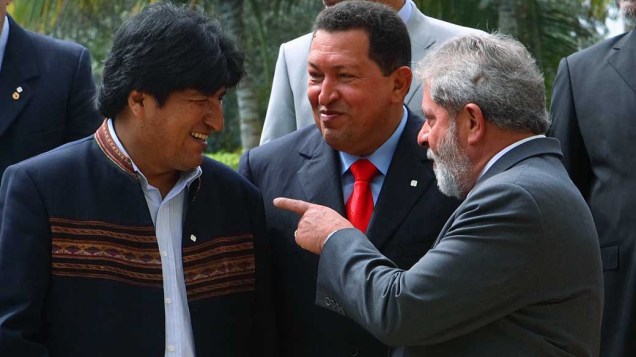 Evo Morales, presidente da Bolívia, Hugo Chávez e Lula durante 1º Encontro da Cúpula Energética Latino Americana em Ilha Margarita, Venezuela, em 17/04/2007