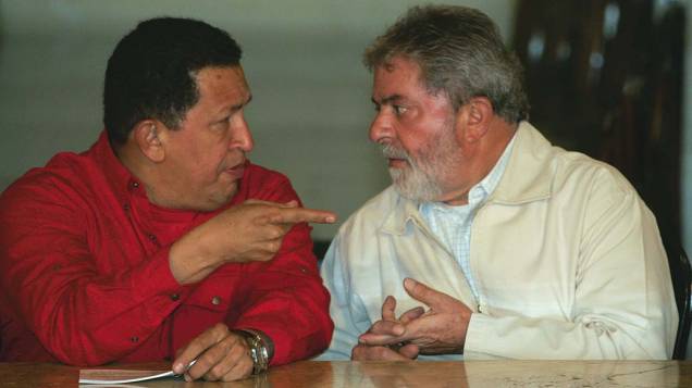 Hugo Chávez conversa com Lula sobre questões de energia em Recife