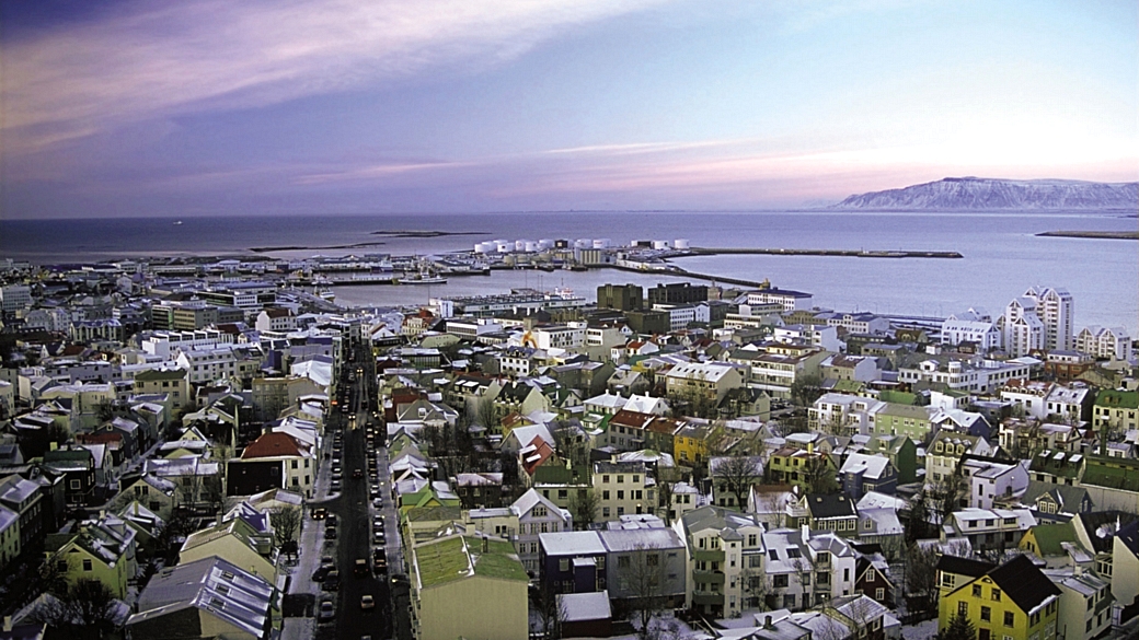 Vista de Reykjavik, capital da Islandia