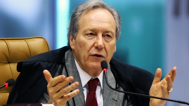Ministro do Supremo Tribunal Federal (STF), Ricardo Lewandovisk durante julgamento do mensalão, em 24/09/2012