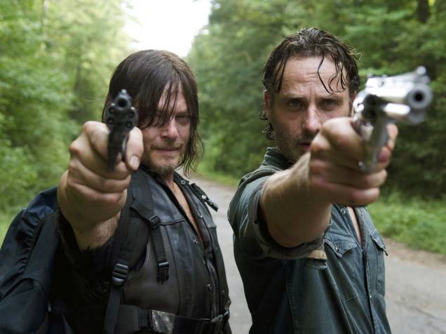 Daryl (intepretado por Norman Reedus) e Rick (Andrew Lincoln) em ‘The Walking Dead’