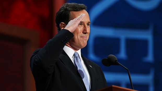 Rival de Romney nas primárias, Rick Santorum subiu no palanque para apoiar o candidato republicano