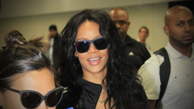 Rihanna desembarca no Rio de Janeiro