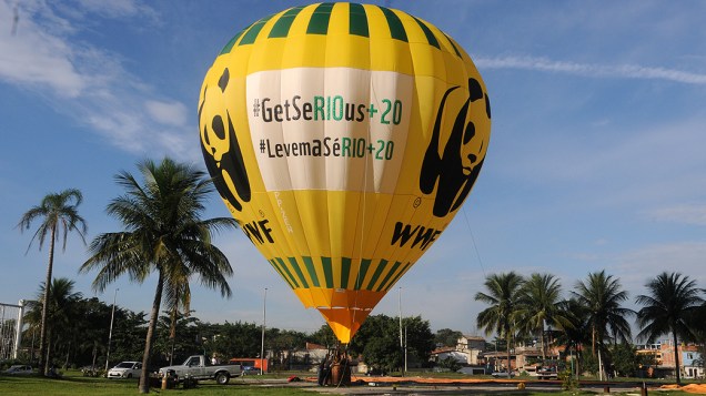 Balão da organização WWF foi forçado a ser tirado do ar na manhã desta terça, por causa do espaço de exclusão aérea no Rio de Janeiro durante a Rio+20