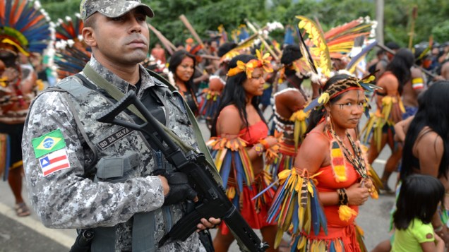 Índios Bororos chegam ao Riocentro