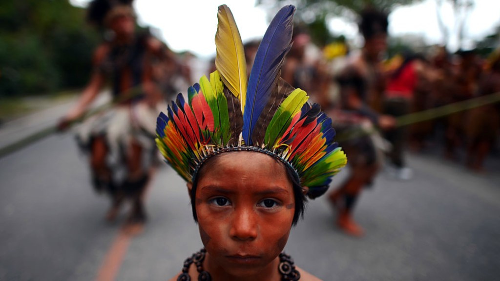 Grupos indígenas chegam ao Riocentro
