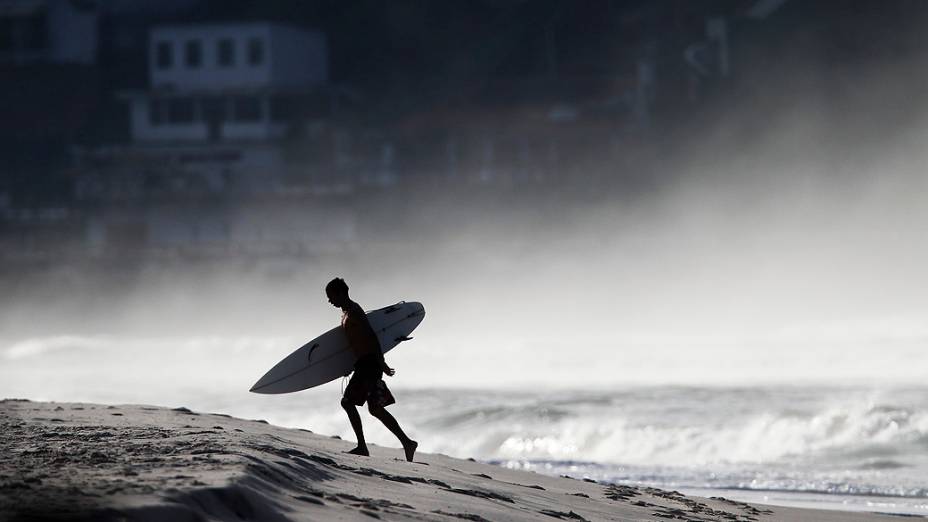 Movimentação nas areias da praia do Arpoador durante Billabong Pro Rio