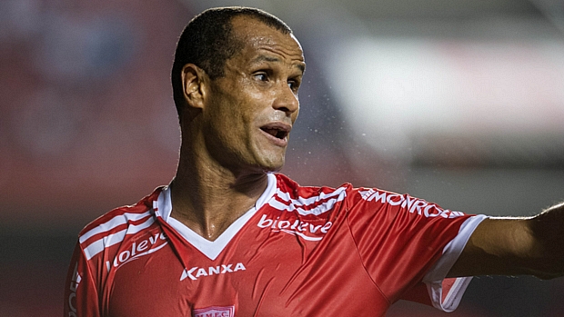 No ano passado, Rivaldo já havia acumulado as funções de jogador e presidente do Mogi Mirim, até sua aposentadoria